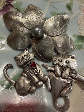 Pewter Brooch Set with Flower Accent - Silver Finish